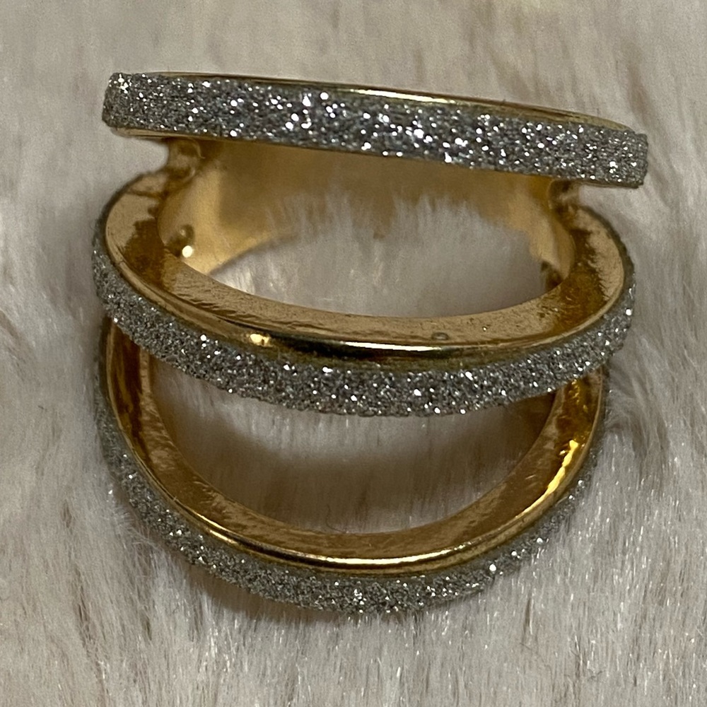 Three layered ring 💍 - Picture 3 of 5